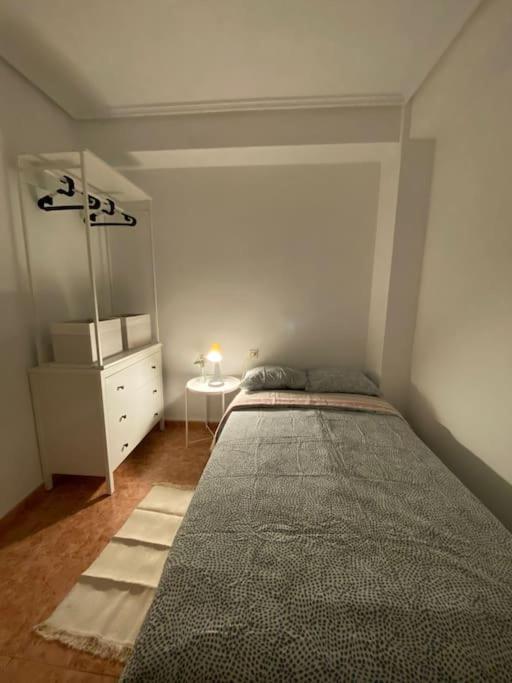 Rooms In Spacious Beach Flat In Valência Exterior foto